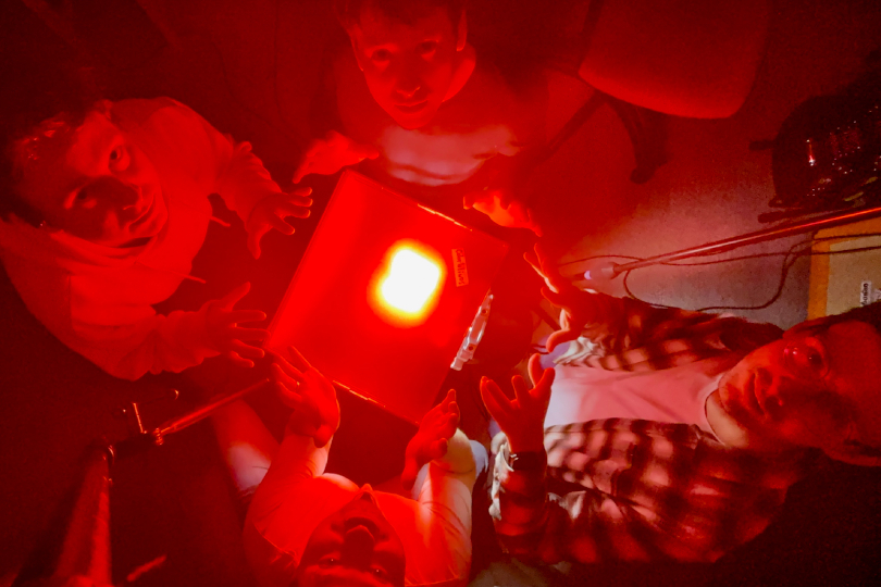 V kapele jsme se nebyli schopni shodnout, jak moc AI využívat. Vy v tom máte jasno? | Foto: archiv The Colorblinds