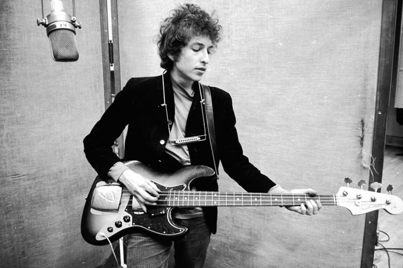 Bob Dylan s basou a foukačkou | Zdroj: Wikipedie