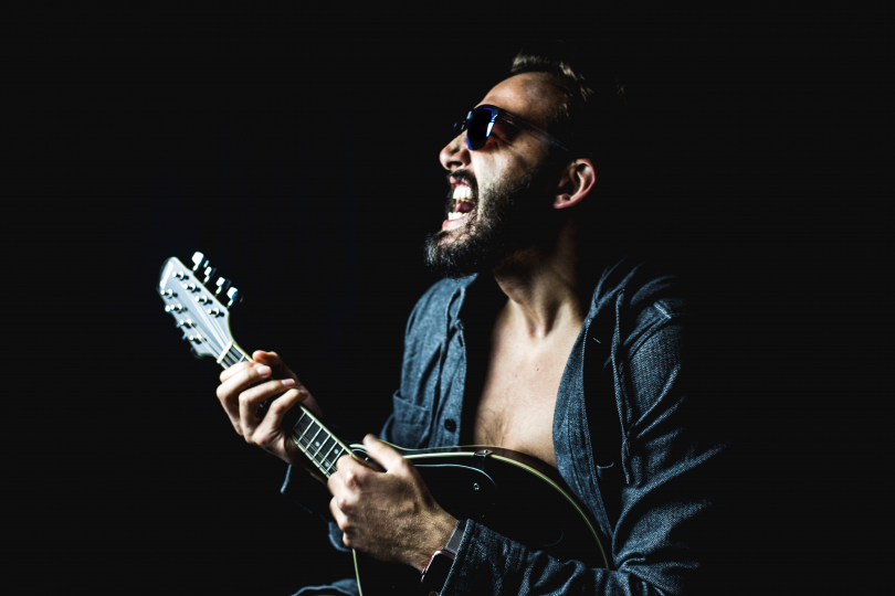 Vypněte mozek, soustřeďte se jenom na hraní, reagujte na nápady ostatních a nechte věci proudit. | Foto: Jason Edwards (Unsplash) Vypněte mozek, soustřeďte se jenom na hraní, reagujte na nápady ostatních a nechte věci proudit. | Foto: Jason Edwards (Unsplash)