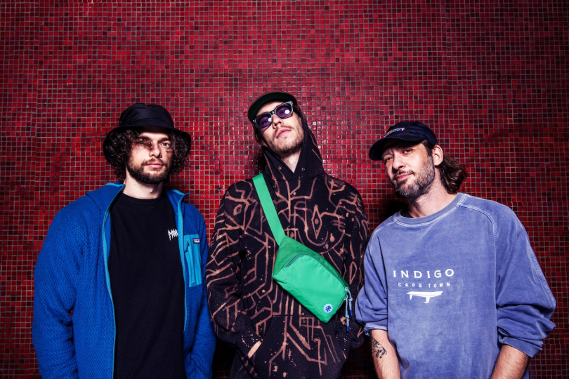 Druhý koncert série se uskuteční 9. dubna v pražském Café V lese a bude patřit budapešťskému triu Jazzbois, jednomu z výrazných jmen současné evropské jazz-hiphopové scény. | Foto: Geza Talaber