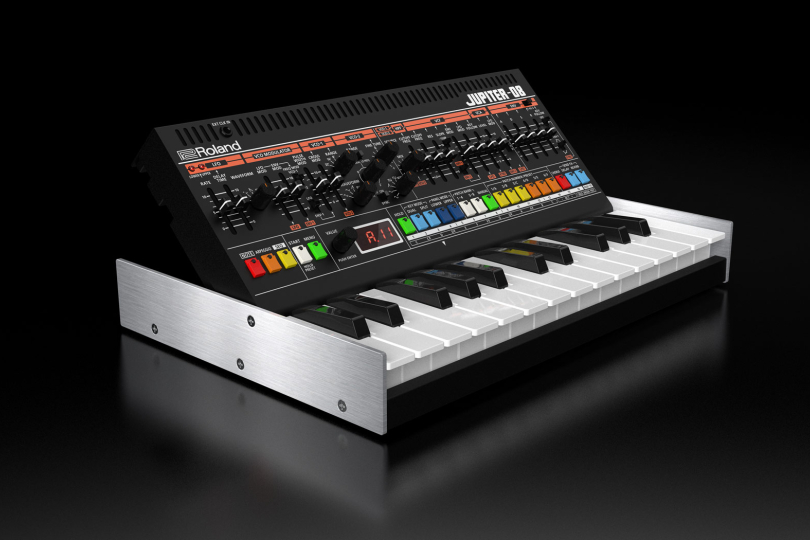 Roland JUPITER-08 s přibalenou klaviaturou K-25m. | Foto: Roland 