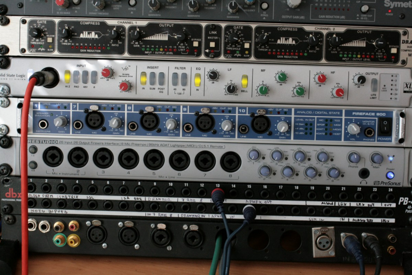 Karty Presosun Fires Studio a RME Firesface s patchbayí , kompresorem Drawmer a channel stripme SSL Karty Presosun Fires Studio a RME Firesface s patchbayí , kompresorem Drawmer a channel stripme SSL