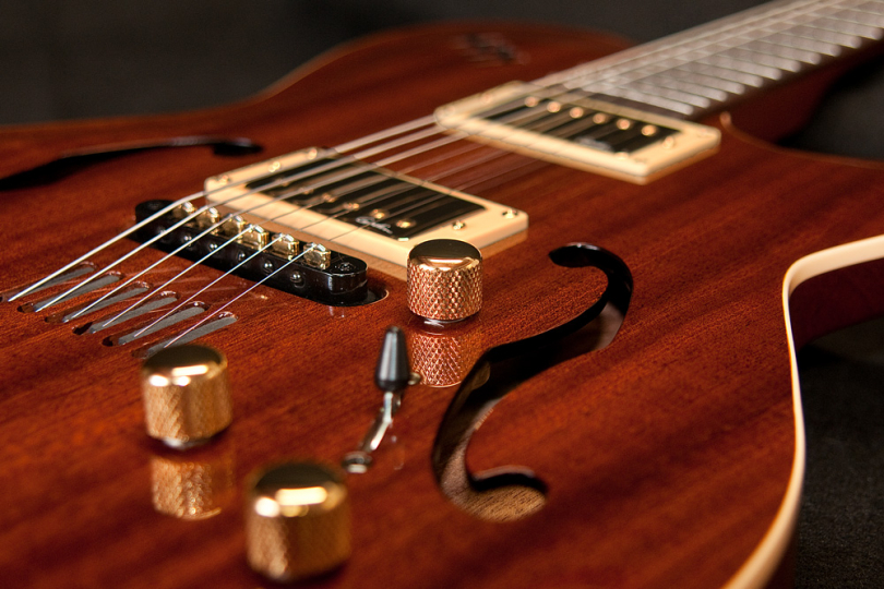 Godin Montreal Natural Mahogany