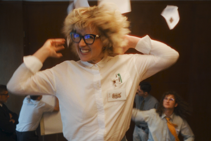 Klip k singlu ses zasek vizuálně podtrhuje hlavní myšlenku celého songu: fenomén zaseknutí se, ať už v čase nebo mentálně. | Foto: Studio KUK