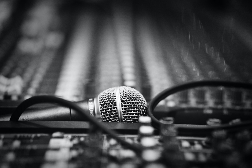 Určitě se podívejte do profesionálního studia, aspoň na den. Jak říkávál jeden můj bratr se skautu, kraďte očima. | Foto: Leo Wieling (Unsplash) Určitě se podívejte do profesionálního studia, aspoň na den. Jak říkávál jeden můj bratr se skautu, kraďte očima. | Foto: Leo Wieling (Unsplash)