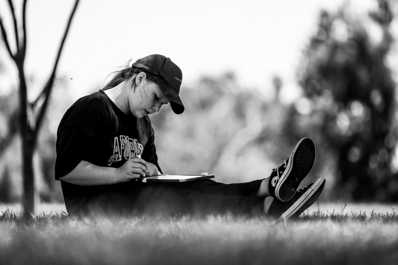 Léto je ideální čas na to dopřát si čas zpomalit, podívat se dovnitř a pochytat rozlétané zdroje inspirace. I Foto: Ruslan Zaplatin on Unsplash Léto je ideální čas na to dopřát si čas zpomalit, podívat se dovnitř a pochytat rozlétané zdroje inspirace. I Foto: Ruslan Zaplatin on Unsplash
