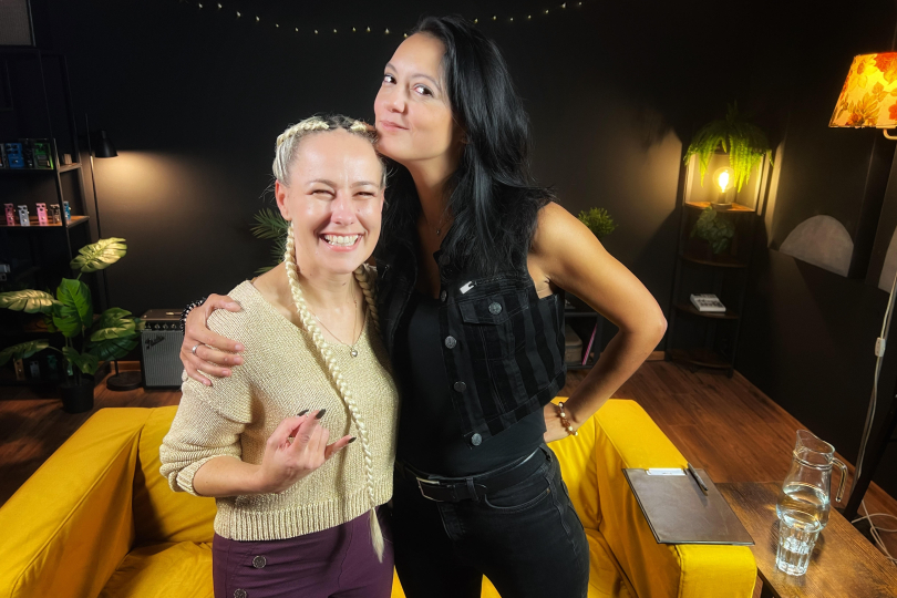 „Pokud máte zájem o zpěv a chcete to zkusit, stačí jediná věc – rozhodnout se,“ říká zpěvačka Beego. | Foto: Marty Novotný (Kytary)