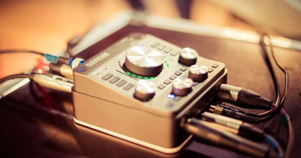 Audio generation. Arturia аудиокарта. Arturia AUDIOFUSE. Аудиоинтерфейс Arturia. Arturia Mini fuse 4.