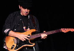 Nils Lofgren