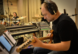 Richard Lukes (kytara) a Petr Haša (bicí) v nahrávacím zápalu