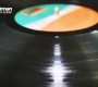 Poslech hudby z vinylu je rituál a požitek. | Foto: Jack Hamilton (Unsplash)