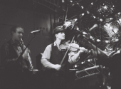 Dalibor Bzirský s kapelou Mijaktiç Orkestar. | Foto: Honza Hrbek