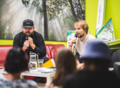 Jedna hodina vaší vlastní práce vydá za deset hodin videí a pět workshopů. Tak začněte hned dnes. | Foto: Jan Nožička