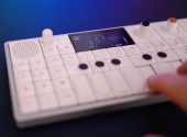 Teenage Engineering OP-1 field (foto Dušan Krejdl)