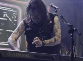 Deska neoplývá hity, ale za to na ní najdete promyšlený songwriting, upřímné texty a poctivou práci. | Foto: Facebook umělce