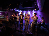 Jak se z bandy prváků na Ježkárně stala kapela, která se svojí autorskou tvorbou objíždí kluby a festivaly po celé republice? | Foto: archiv Mladí ladí jazz