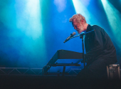 Glen Hansard na Festival Slunovrat v Opavě. Téměř dvouhodinový koncert se nečekaně stal jedním z jeho posledních vystoupení v Česku. | Foto: archiv festivalu