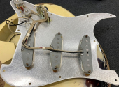 Stratocaster je ideální kytarou, na které se dají zkoušet různé alternativní způsoby zapojení elektroniky.