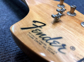 Fender na začátku 80. let odkoupil několik svých vlastních modelů ze zlaté éry, aby se mohl opět naučit vyrábět kvalitní kytary.