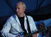 Mark Knopfler našel na konci milénia svůj styl, který mu vyhovuje. | Foto: Volkan Yuksel/Wikipedia.org