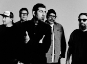 Nová deska Deftones Private Music potvrzuje, že i po dekádách na scéně dokáže kapela překvapovat. | Foto: Live Nation