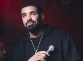 Drake aktuálně vede, zdroj: Wikipedie