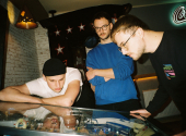 Účast zhruba 20 lidí by některé kapely prohlásily za propadák, pro nás to byla ale první zkušenost s pop-up hraním. | Foto: Dvořák