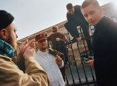  Po Colours of Ostrava, Pop Messe, Povalči a festivalu KAMEN!CE vyrážejí na podzimní turné a v nové Radio Wave Studio Session ukazují, jak písně z desky fungují naživo. | Foto: Kuba Zeman