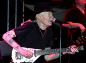 Johnny Winter – kytarista, který dal blues neuvěřitelně podmanivou energii s obrovskou dávkou virtuozity. | Foto: Wikipedie, by CC 2.0 Generic