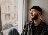 Jsem ten, kdo srnečku brání, ale i ten, kdo ji nakonec zastřelí. | Foto: Anna Bartolotti