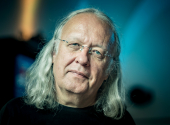 „Je to velmi důležitá národní psychoterapie – vědět, že nejsme jenom obětí, ale také viníkem. A pochopitelně to dost bolí,“ říká Petr Linhart. | Foto: Martin Myslivec