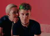VALDEMAR v novém klipu otevírá intimní téma, jeho filmové zpracování ale sází na humor a nadsázku. | Foto: Oskar Hes