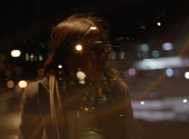 Introvertní, subtilní projev frontmanky kapely Terezy Karáskové přidává písni i klipu na intenzitě. | Foto: Dušan Krejdl