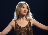 Taylor Swift píše o sobě, o svých pocitech, má sebevědomí, úspěch a karma stojí na její straně. Co víc si od života a kariéry přát, že? | Foto: Eva Rinaldi