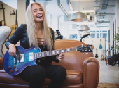 Niekoľko rokov hrávala na Gibson Les Paul 2015 Anniversary model | Foto: archiv Sophie Lloyd