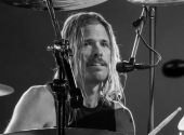 Taylor Hawkins se skupinou hrál od roku 1997. | Zdroj: Wikipedia