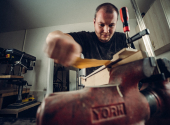 Broušení krku| Foto: Archiv Wolf guitars