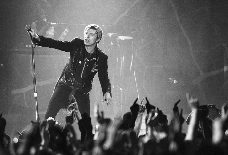 Bowie měl v době pořízení nahrávky neuvěřitelně silnou kapelu | Foto: Roger Woolman (Wikimedia Commons)