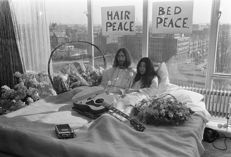 Je dost nefér na Yoko Ono házet rozpad zbožňovaných Beatles. | Foto: Eric Koch Je dost nefér na Yoko Ono házet rozpad zbožňovaných Beatles. | Foto: Eric Koch