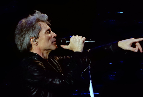 Bon Jovi už jsou starší kousci, kteří jsou si vědomi, že po čtyřiceti letech svou tvorbou žádné další velké zemětřesení již nezpůsobí. | Foto: slgckgc (Wikimedia Commons) Bon Jovi už jsou starší kousci, kteří jsou si vědomi, že po čtyřiceti letech svou tvorbou žádné další velké zemětřesení již nezpůsobí. | Foto: slgckgc (Wikimedia Commons)
