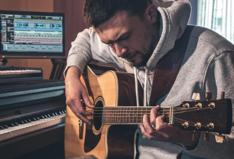 Evropské trendy naznačují směr: úspěšný současný hudebník je hybridní profesionál. Ovládá svůj nástroj nebo hlas, ale zároveň rozumí businessu, marketingu, právu i financím. | Foto: Freepik