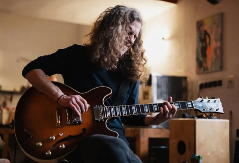 Ten proces mohl trvat ještě týden, měsíc nebo deset let. Ale každý příběh jednou končí, album Plotless nevyjímaje. | Foto: archiv Toma Brauna