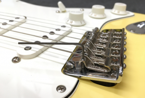 Když k sustainu a stabilitě ladění přičteme i nekonečné možnosti, kterými lze hru díky tremolo kobylce obohatit, vychází z toho Stratocaster jako jedna z nejoblíbenějších kytar vůbec.