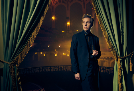 Cody Fry propojuje pop s orchestrálním zvukem. V listopadu ho v Lucerně doprovodí Police Symphony Orchestra. | Foto: archiv umělce Cody Fry propojuje pop s orchestrálním zvukem. V listopadu ho v Lucerně doprovodí Police Symphony Orchestra. | Foto: archiv umělce