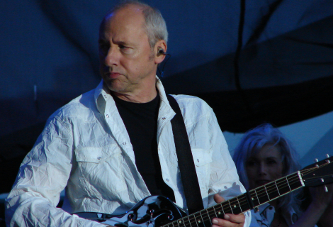 Mark Knopfler našel na konci milénia svůj styl, který mu vyhovuje. | Foto: Volkan Yuksel/Wikipedia.org