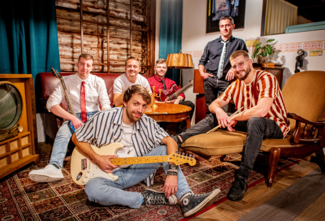 Klip Na dně Tvý sklenky stojí na silném příběhu, minimalistické aranži a výkonu Dalibora Buše. | Foto: archiv Deychey