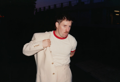 Tom Falle alias Rhumba Club propojuje taneční euforii s melancholií. Svůj osobitý hudební svět nyní přenesl i do filmu Davida Ondříčka. | Foto: Ivan Ruberto