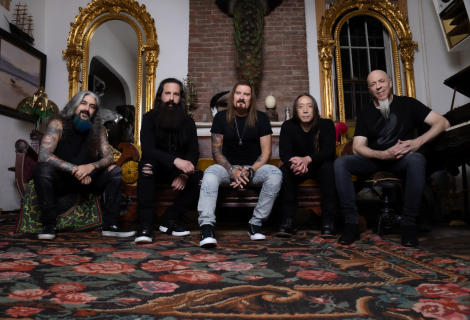 Hlad po Dream Theater s návratem adorovaného ztraceného syna Mikea Portnoye ještě zesílil. | Foto: Mark Maryanovich Hlad po Dream Theater s návratem adorovaného ztraceného syna Mikea Portnoye ještě zesílil. | Foto: Mark Maryanovich