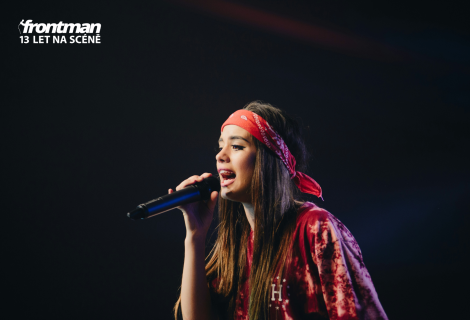 I s hlasem si můžete dělat, co chcete: šeptat, řvát, falešně kníkat nebo growlit. Má to jen jeden háček – je fajn, když to vypadá jako umělecký záměr, ne jako znouzectnost. | Foto: Elizeu Dias (Unsplash)