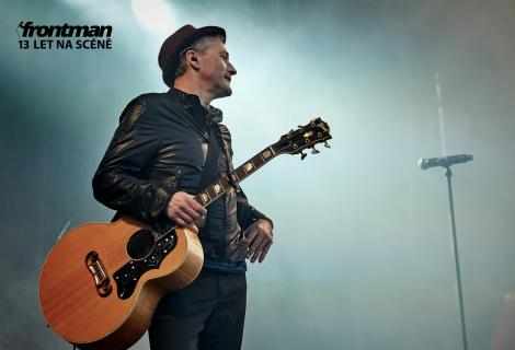 Láska, smrt, revoluce nebo jen bezstarostná párty? Tohle jsou témata, bez kterých by většina hitů vůbec nevznikla. | Foto: Debby Hudson (Unsplash) 